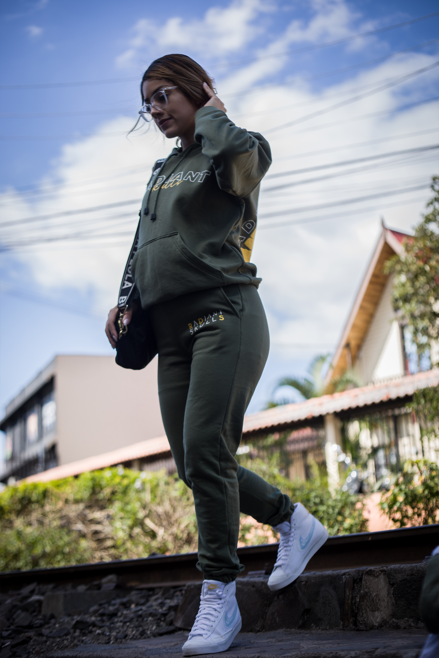 SET SUÉTER Y PANTALÓN